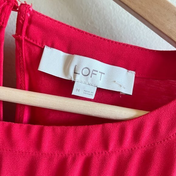 LOFT Women's Size M Red Grosgrain Trim Keyhole Button Short Sleeve Blouse Top - Picture 2 of 4